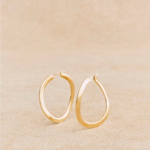 NWOT SÉZANE Clarisse Gold Hoop Earrings - Picture 4 of 7